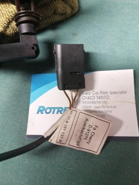 BMW 5 Series E39 Touring Tailgate Rear Window Screen Lock #8384069 #8238469