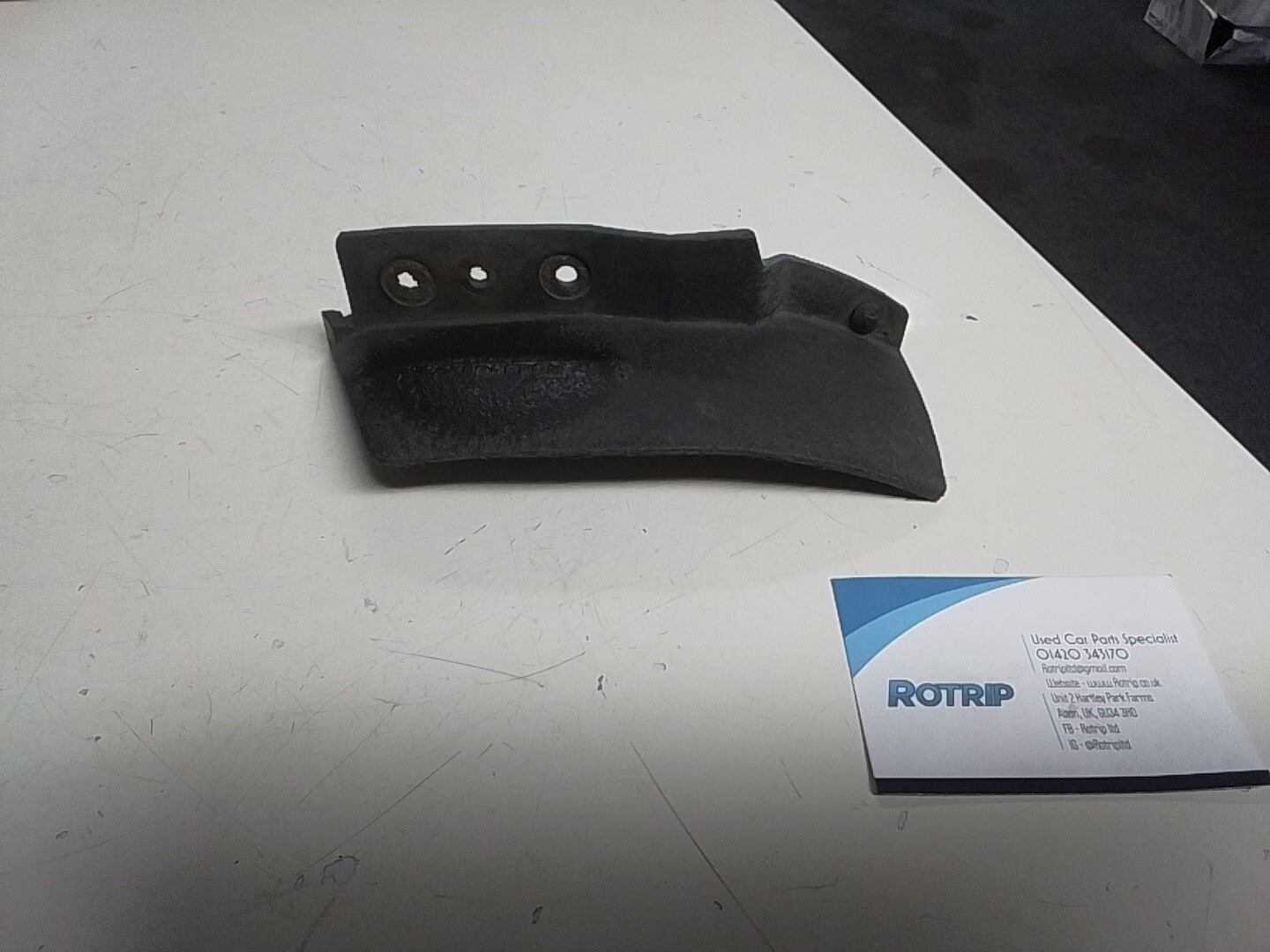 BMW E39 5 SERIES REAR RIGHT SILL LIP MUD FLAP GUARD #8222168