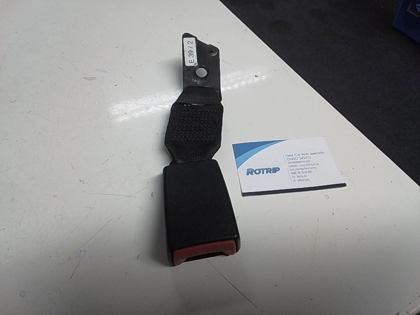 BMW E39 5 SERIES REAR CENTRE SEAT BELT RECEIVER 8222821.