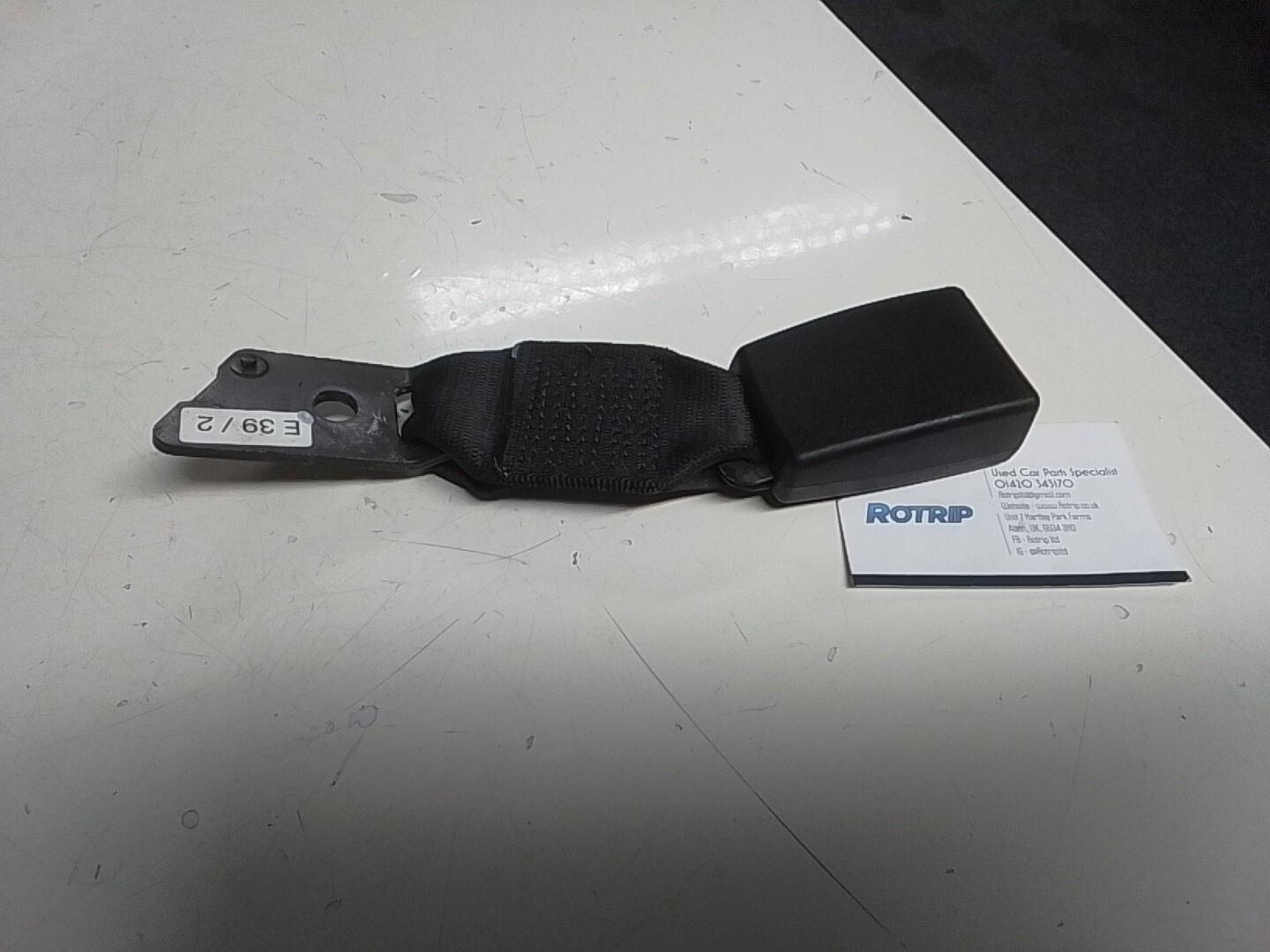 BMW E39 5 SERIES REAR CENTRE SEAT BELT RECEIVER 8222821.