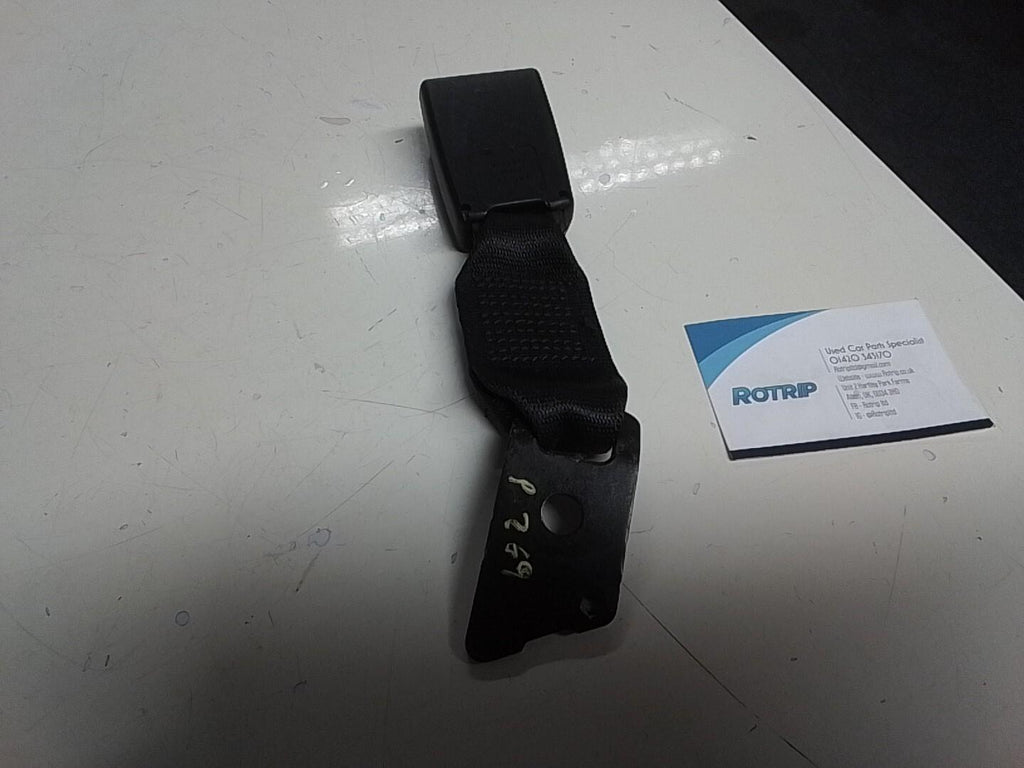 BMW E39 5 SERIES REAR CENTRE SEAT BELT RECEIVER 8222821.