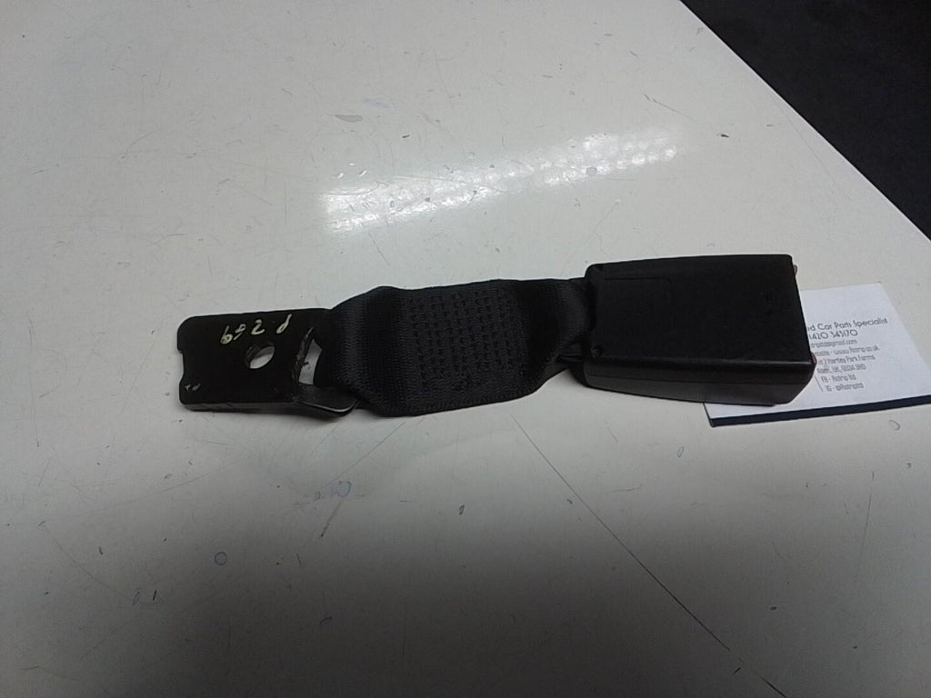 BMW E39 5 SERIES REAR CENTRE SEAT BELT RECEIVER 8222821.