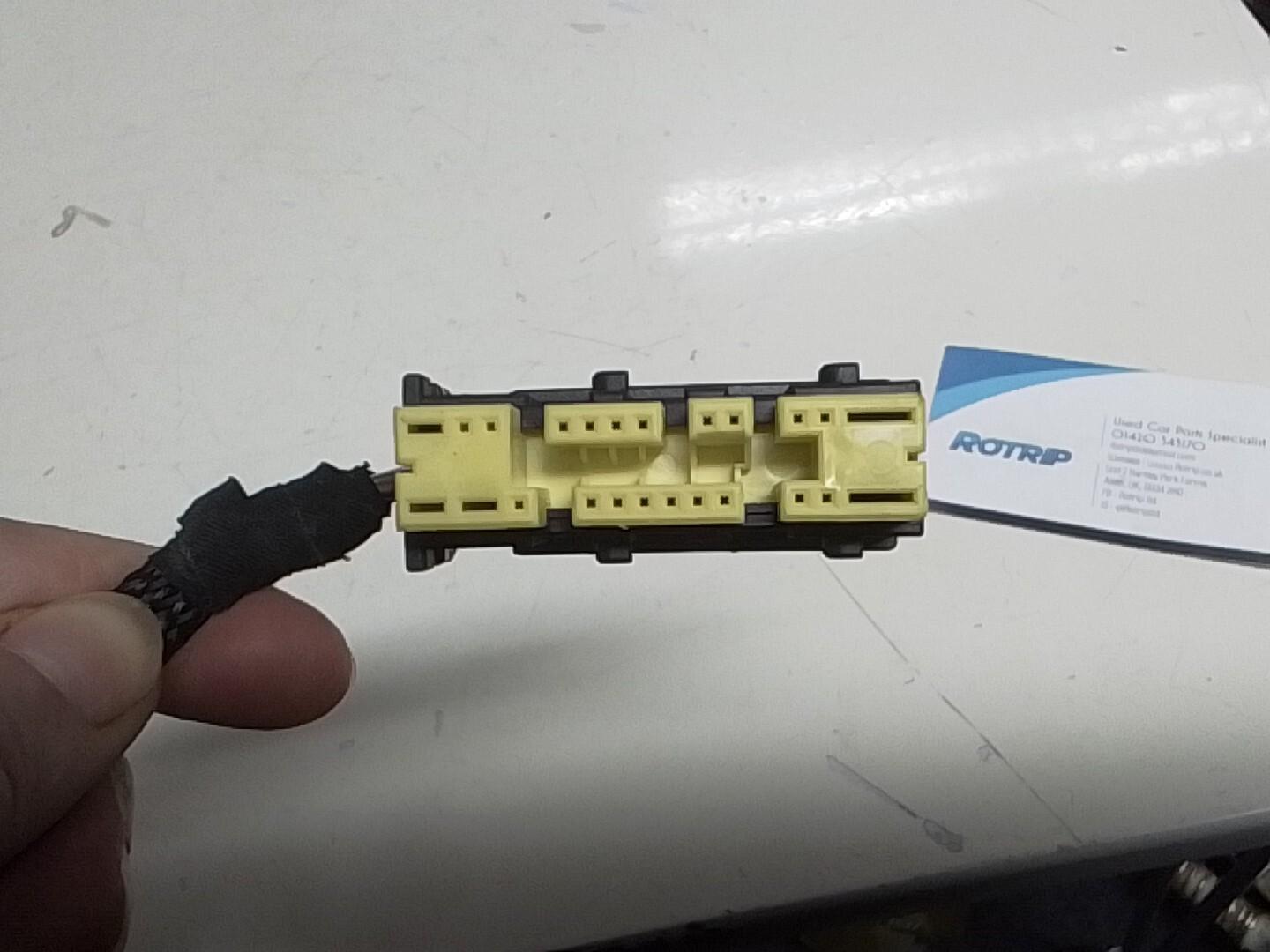 BMW E39 5 SERIES FRONT SEAT WIRING LOOM CONNECTOR PLUG 8369719