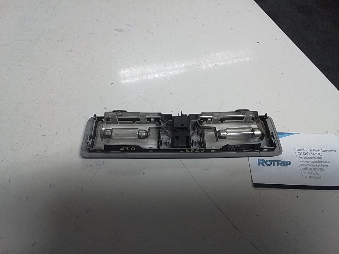 BMW E39 5 SERIES INTERIOR FRONT (O/S) READING LIGHT