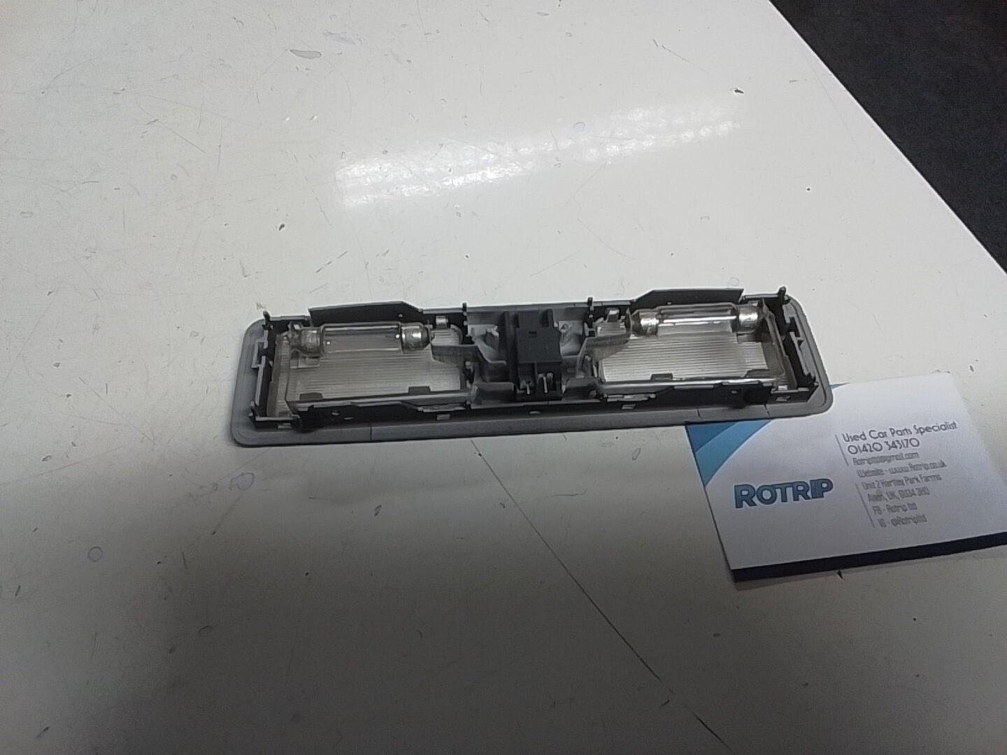 BMW E39 5 SERIES INTERIOR FRONT (O/S) READING LIGHT