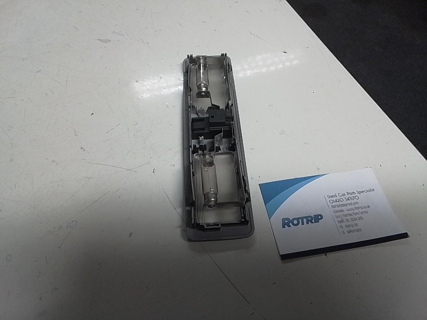 BMW E39 5 SERIES INTERIOR FRONT (O/S) READING LIGHT
