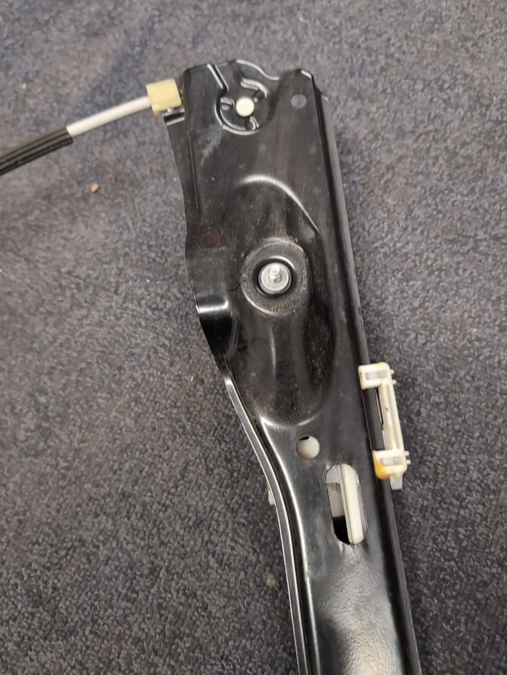 BMW X1 E84 WINDOW REGULATOR FRONT PASSENGER SIDE N/S #2990293 (P282)