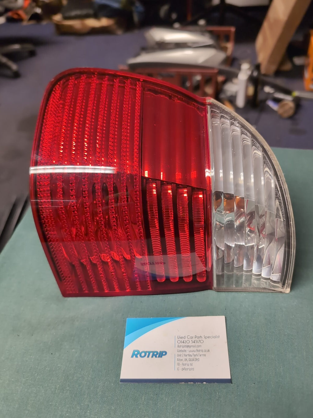 BMW E39 5 SERIES PASSENGER SIDE  (N/S) REAR OUTER LIGHT CLUSTER #6902531