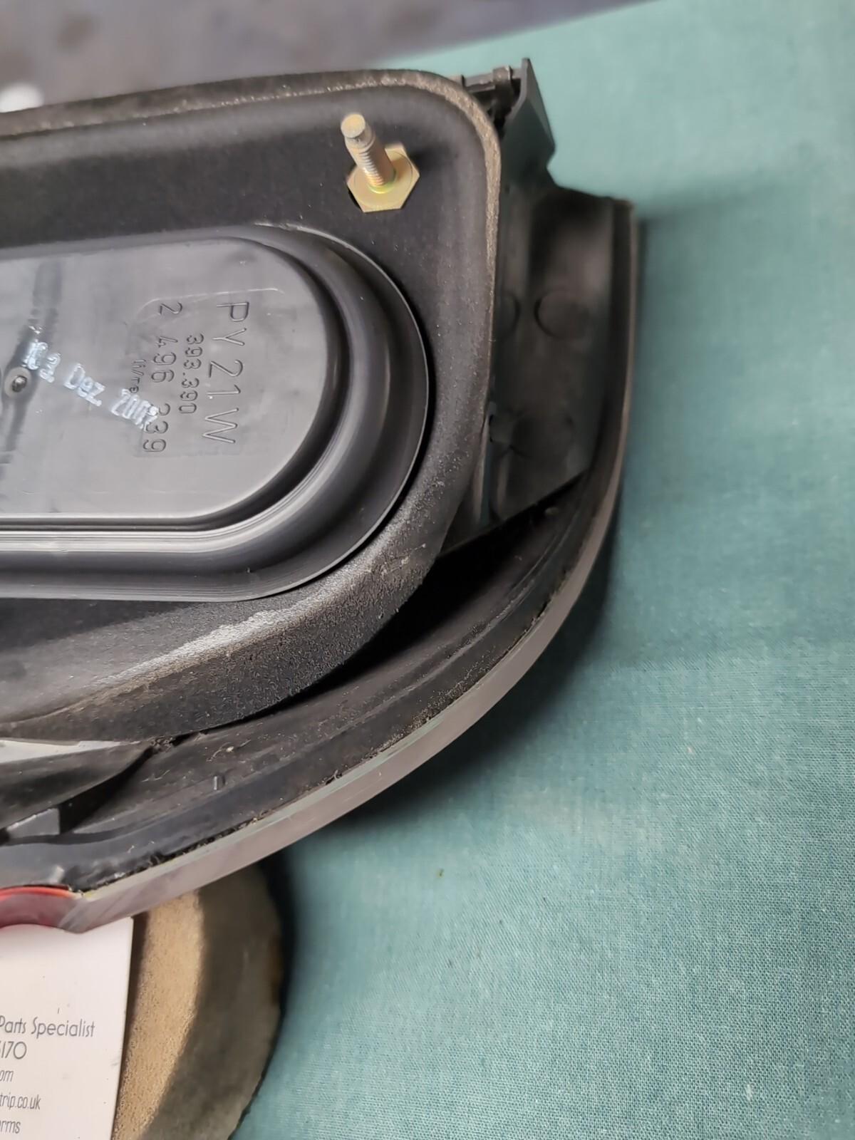 BMW E39 5 SERIES PASSENGER SIDE  (N/S) REAR OUTER LIGHT CLUSTER #6902531