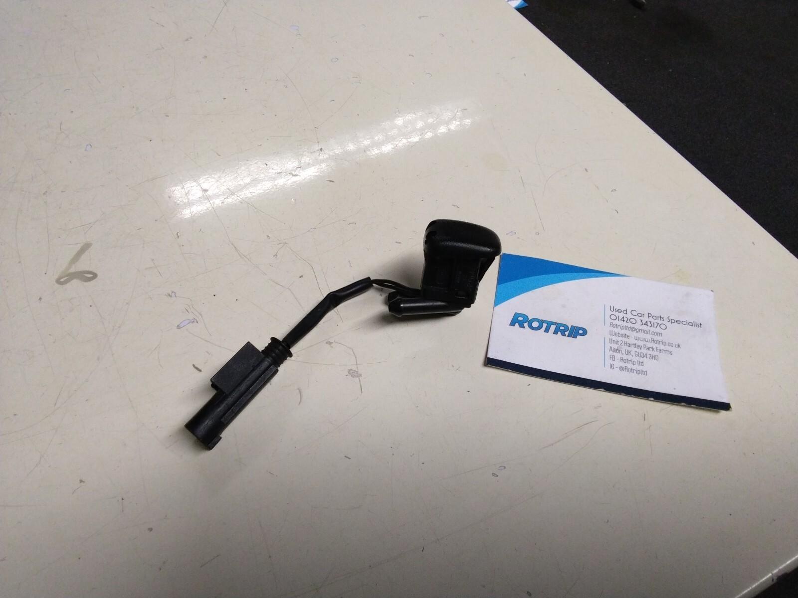 BMW E39 5 SERIES HEATED WINDSCREEN WASHER NOZZLE/JET #8361042