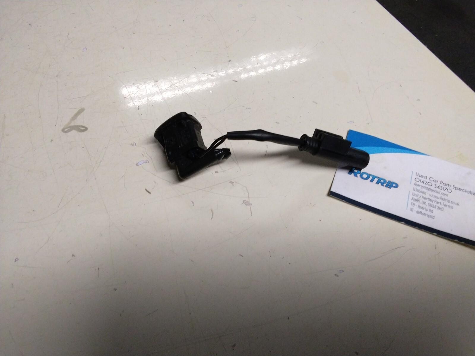 BMW E39 5 SERIES HEATED WINDSCREEN WASHER NOZZLE/JET #8361042