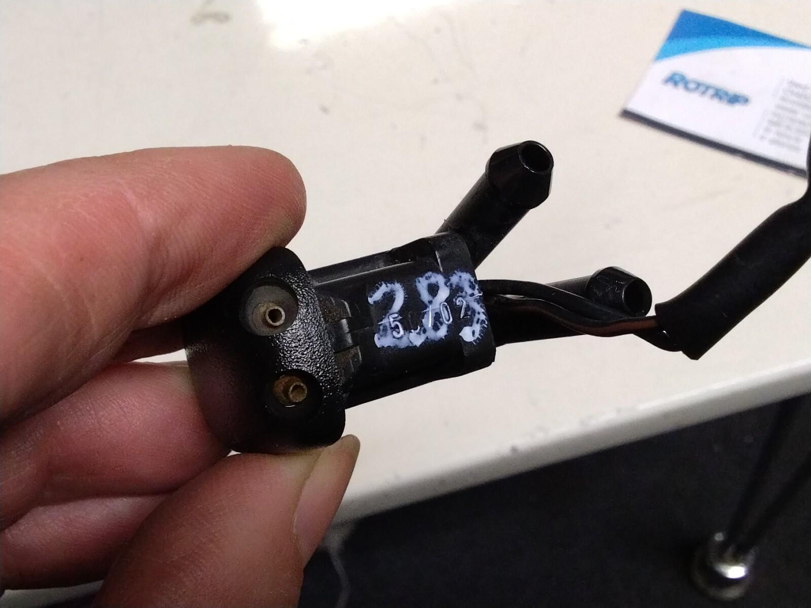 BMW E39 5 SERIES HEATED WINDSCREEN WASHER NOZZLE/JET #8361042