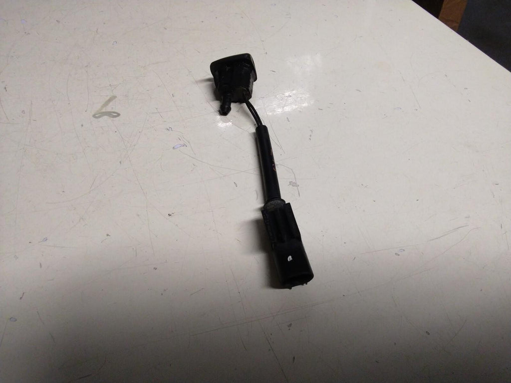 BMW E61 5 SERIES HEATED WINDSCREEN WASHER JET #7132969