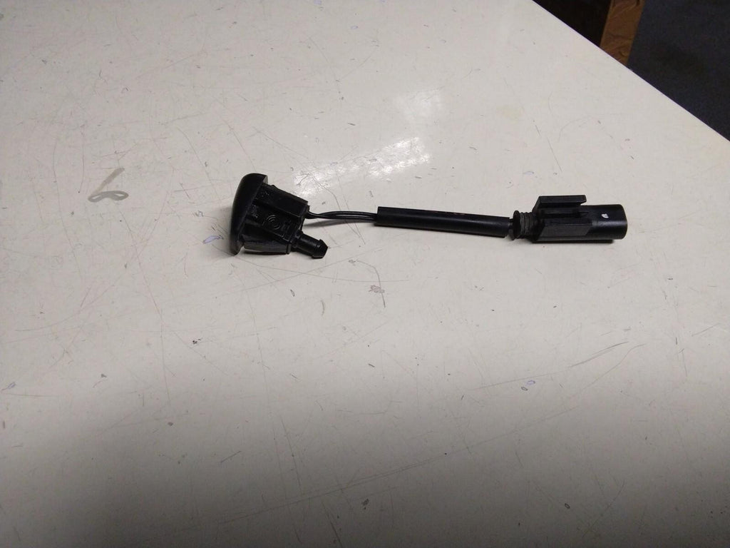 BMW E61 5 SERIES HEATED WINDSCREEN WASHER JET #7132969