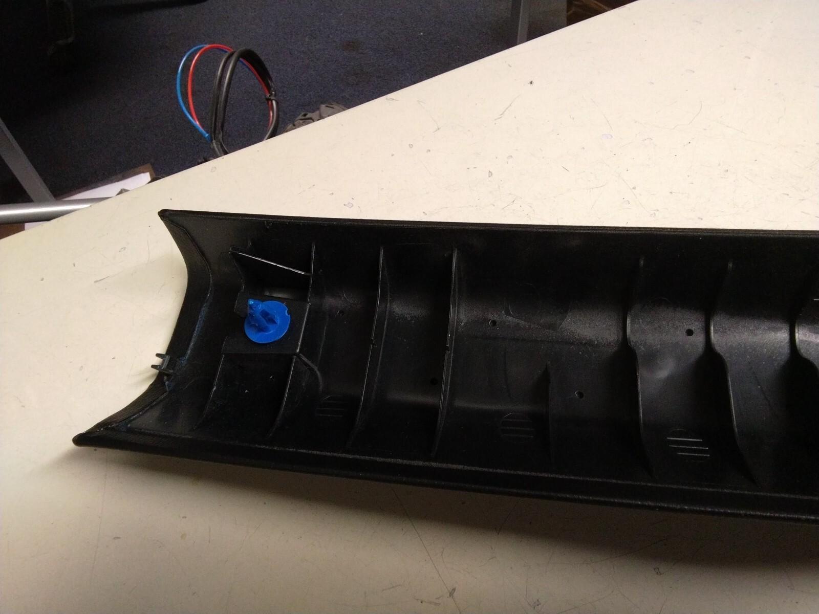 BMW E93 3 SERIES A PILLAR (L/R) TRIM COVERS 7129311/312