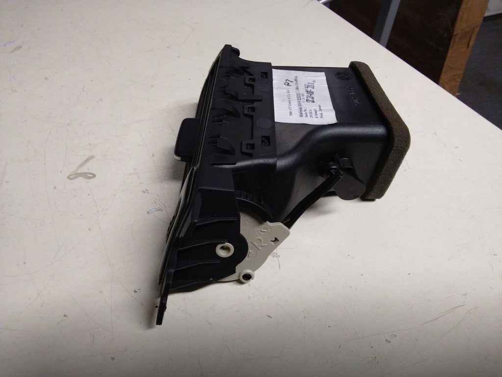 BMW E93 3 SERIES DRIVERS  (O/S) DASHBOARD AIR VENT #9130466