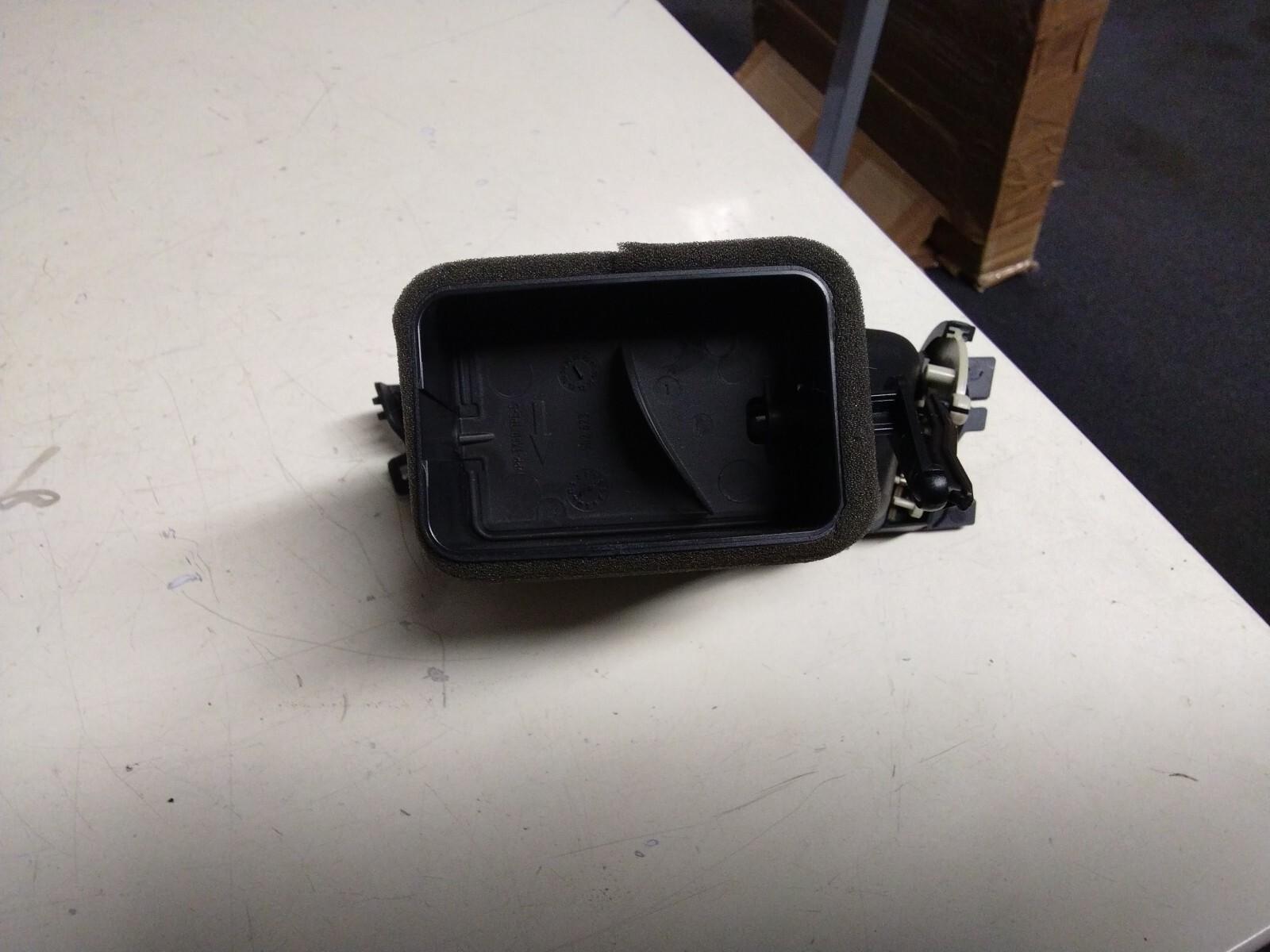 BMW E93 3 SERIES DRIVERS  (O/S) DASHBOARD AIR VENT #9130466