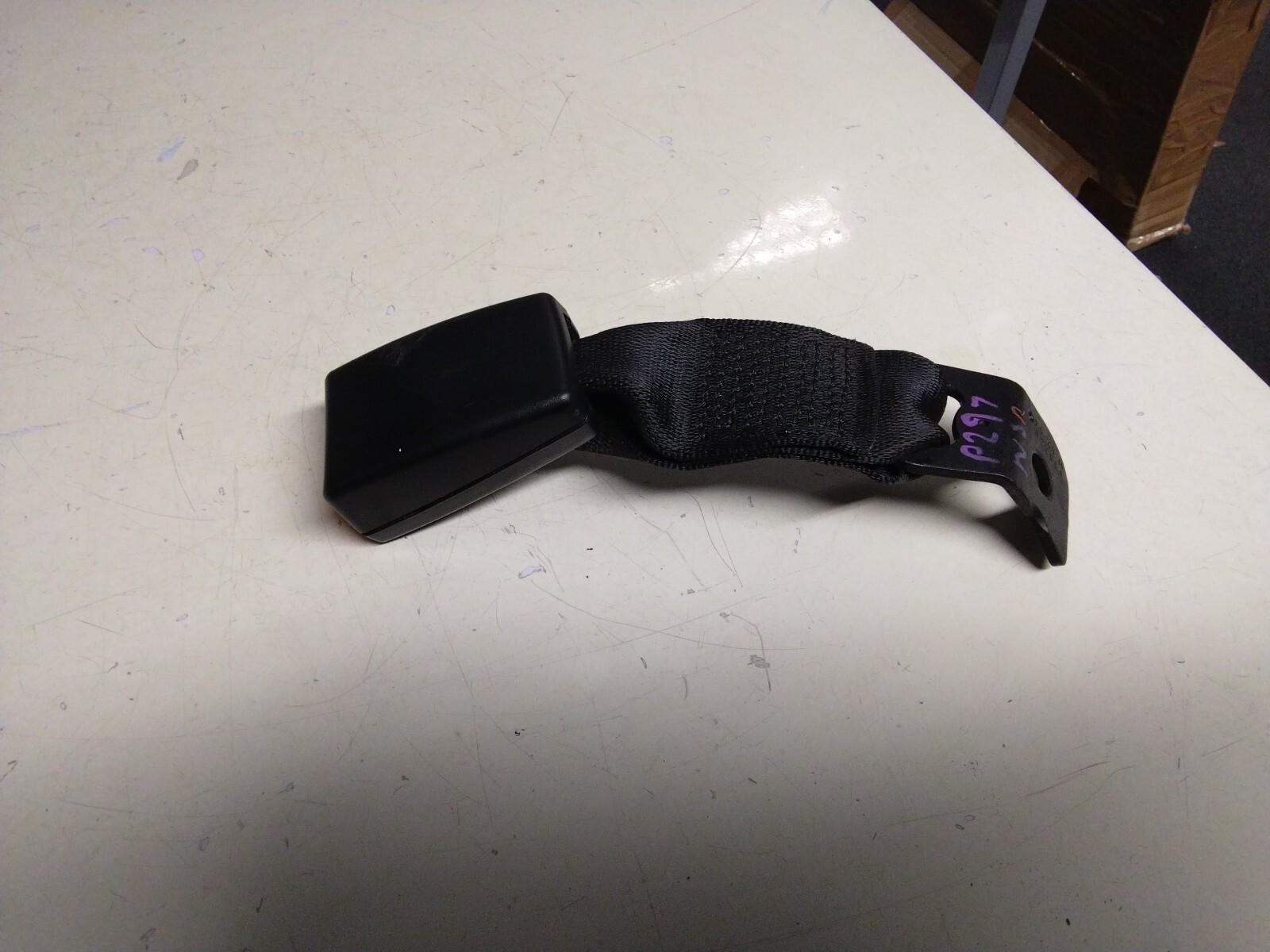 BMW E93 3 SERIES PASSENGER (N/S) REAR SEAT BELT RECEIVER 9117261