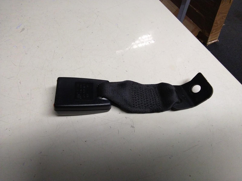 BMW E93 3 SERIES PASSENGER (N/S) REAR SEAT BELT RECEIVER 9117261