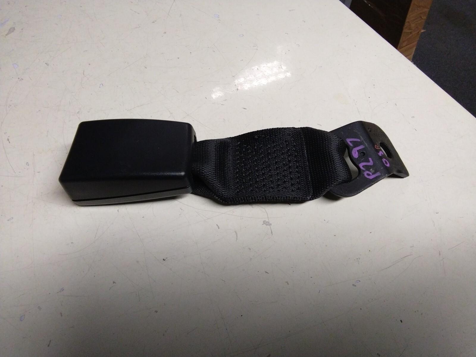 BMW E93 3 SERIES DRIVERS (O/S) REAR SEAT BELT RECEIVER #9117261