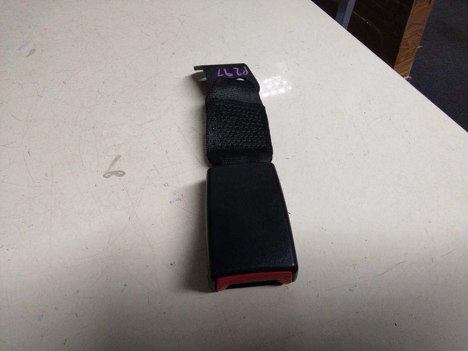 BMW E93 3 SERIES DRIVERS (O/S) REAR SEAT BELT RECEIVER #9117261