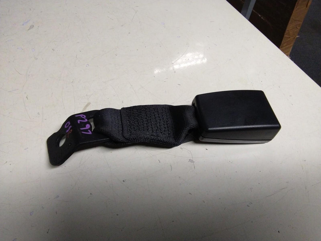 BMW E93 3 SERIES DRIVERS (O/S) REAR SEAT BELT RECEIVER #9117261