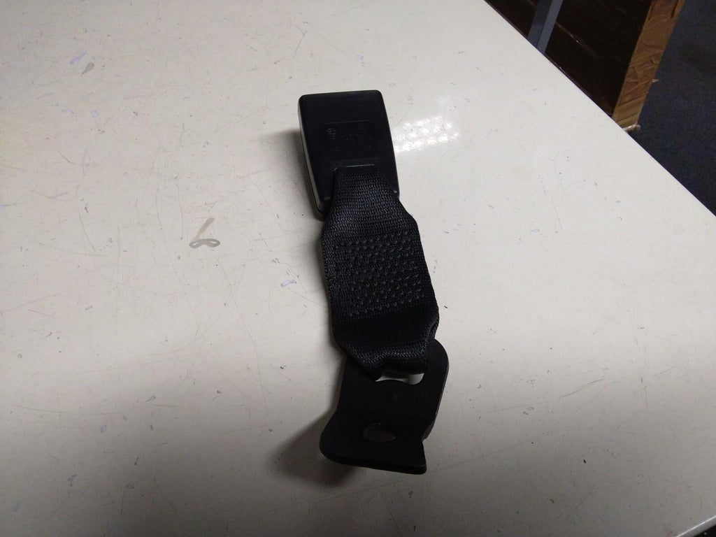 BMW E93 3 SERIES DRIVERS (O/S) REAR SEAT BELT RECEIVER #9117261