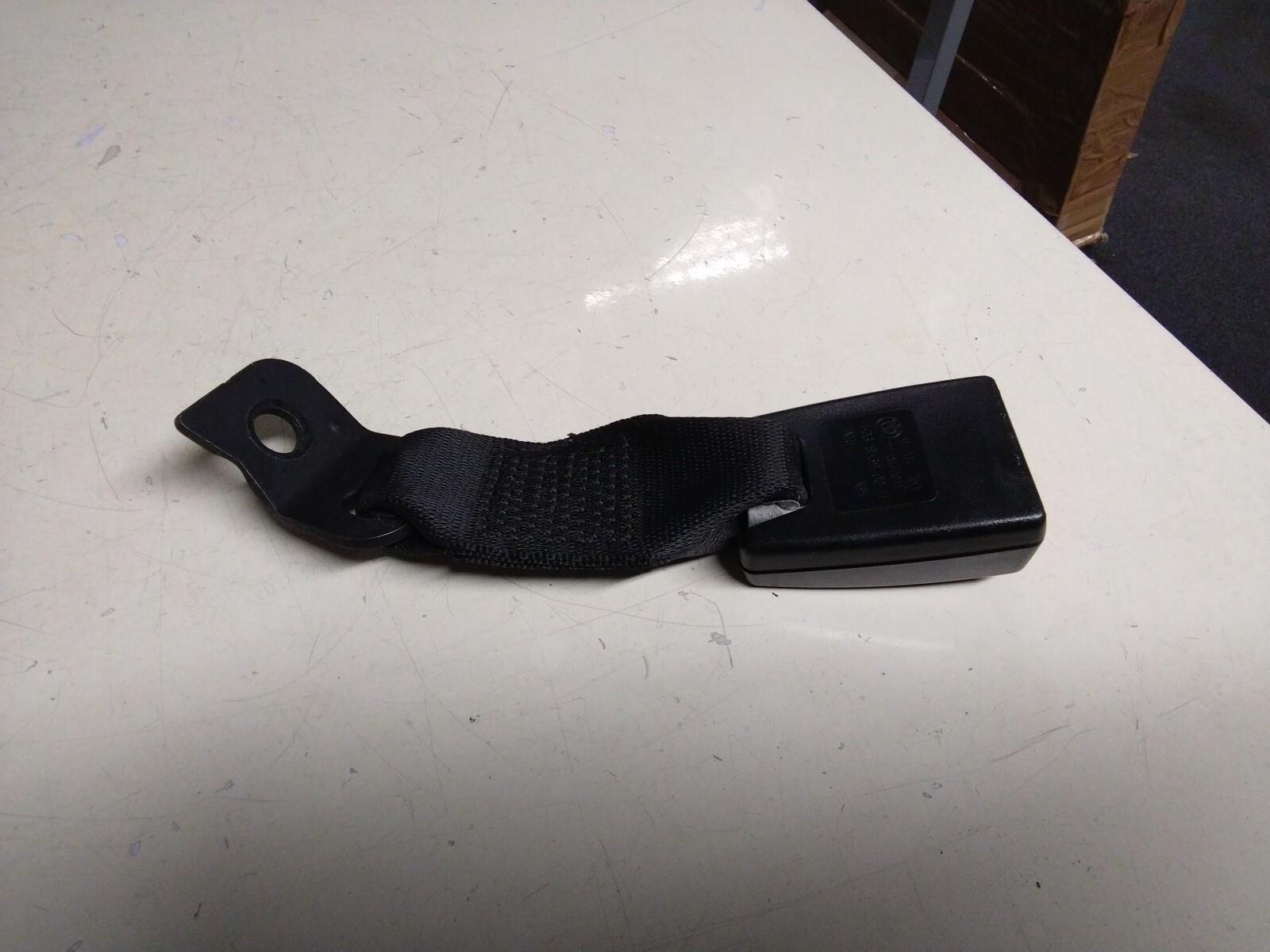 BMW E93 3 SERIES DRIVERS (O/S) REAR SEAT BELT RECEIVER #9117261
