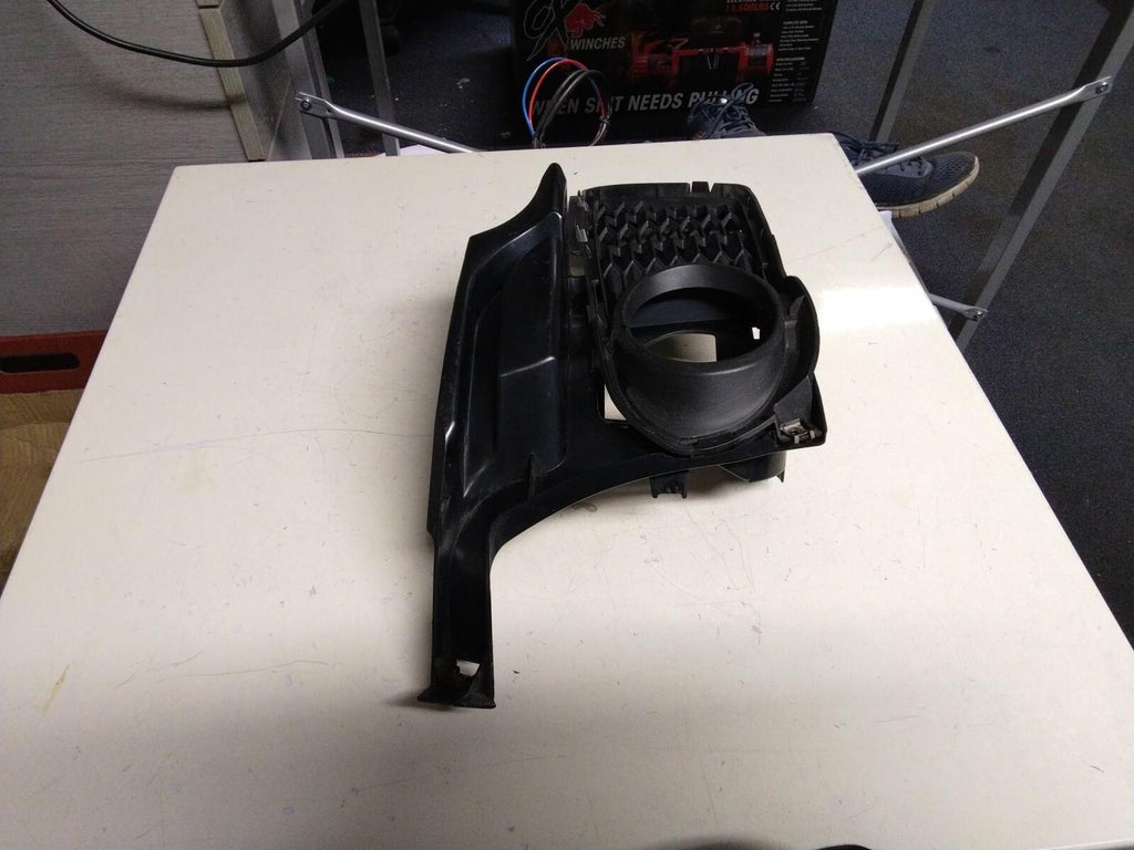 BMW E93 3 SERIES LCI COUPE FRONT (N/S) BUMPER FOG LIGHT BRACKET #8048773