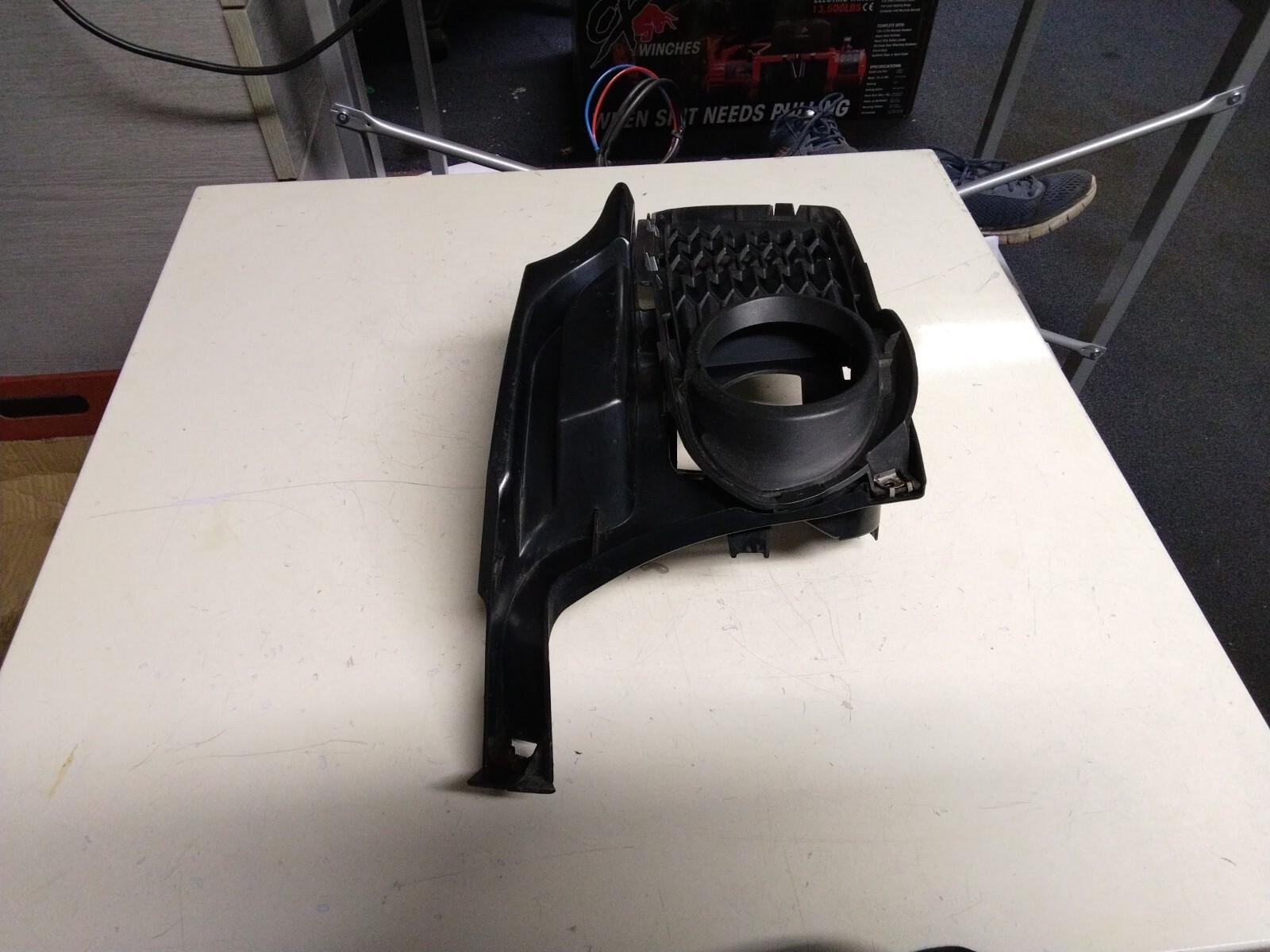 BMW E93 3 SERIES LCI COUPE FRONT (N/S) BUMPER FOG LIGHT BRACKET #8048773