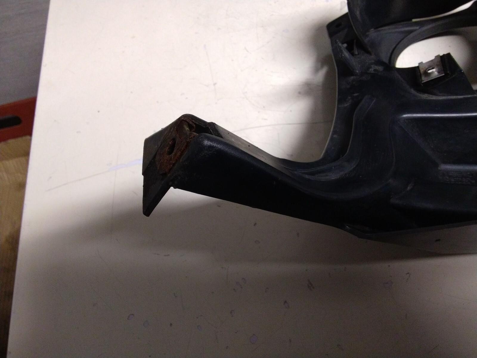 BMW E93 3 SERIES LCI COUPE FRONT (N/S) BUMPER FOG LIGHT BRACKET #8048773