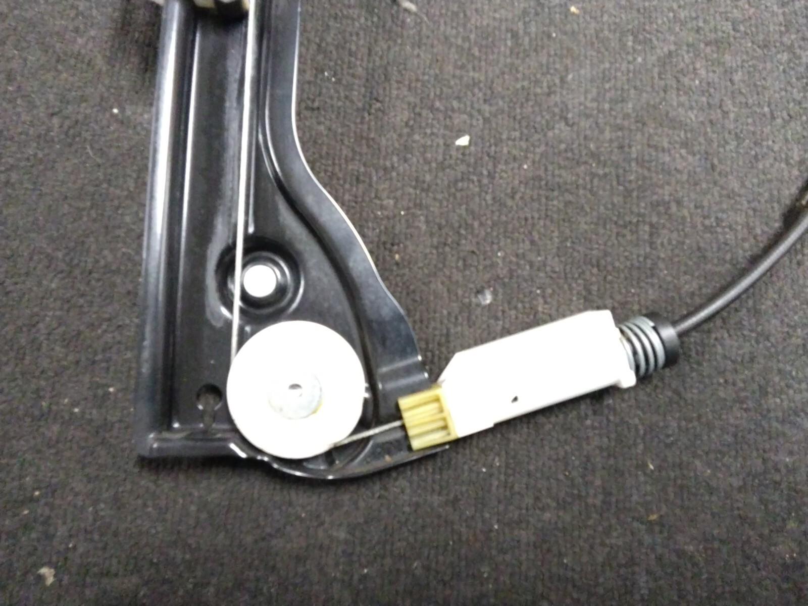 BMW E93 3 SERIES PASSENGER (N/S) FRONT WINDOW REGULATOR AND MOTOR #7191117