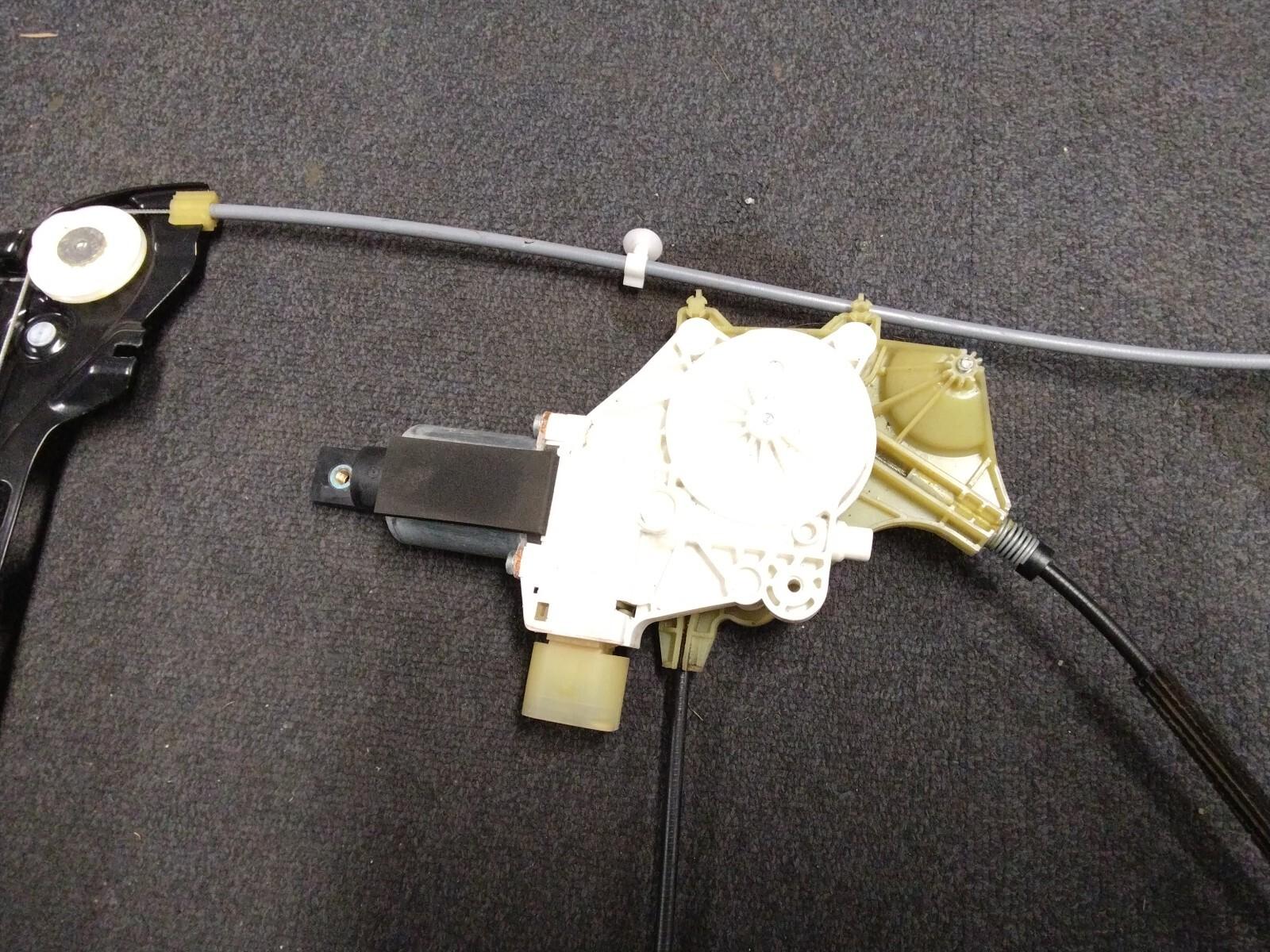 BMW E93 3 SERIES PASSENGER (N/S) FRONT WINDOW REGULATOR AND MOTOR #7191117