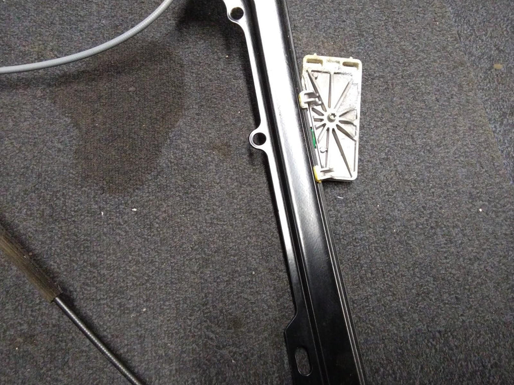 BMW E93 3 SERIES PASSENGER (N/S) FRONT WINDOW REGULATOR AND MOTOR #7191117