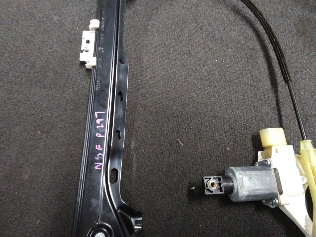 BMW E93 3 SERIES PASSENGER (N/S) FRONT WINDOW REGULATOR AND MOTOR #7191117