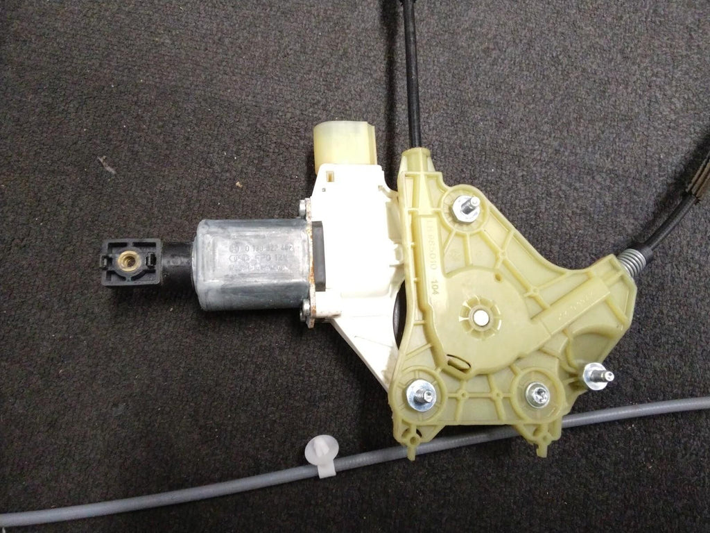 BMW E93 3 SERIES PASSENGER (N/S) FRONT WINDOW REGULATOR AND MOTOR #7191117