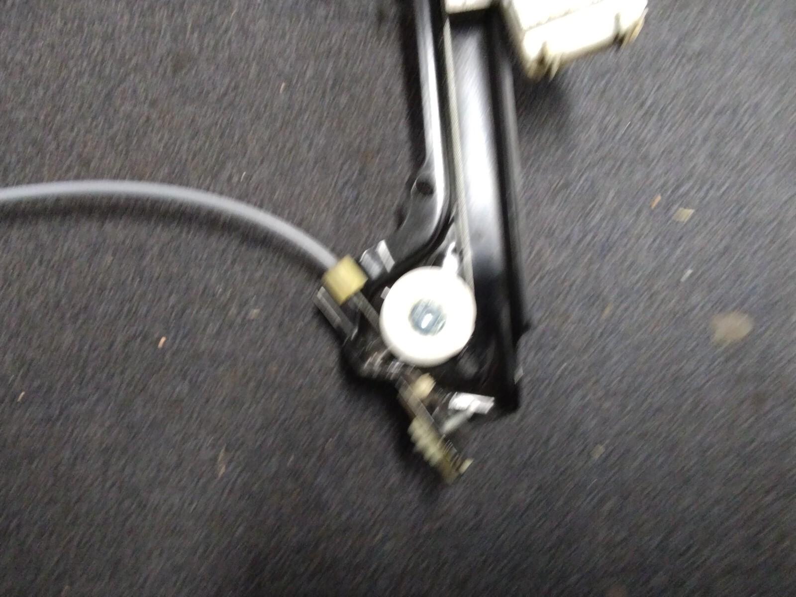 BMW E93 3 SERIES PASSENGER (N/S) FRONT WINDOW REGULATOR AND MOTOR #7191117
