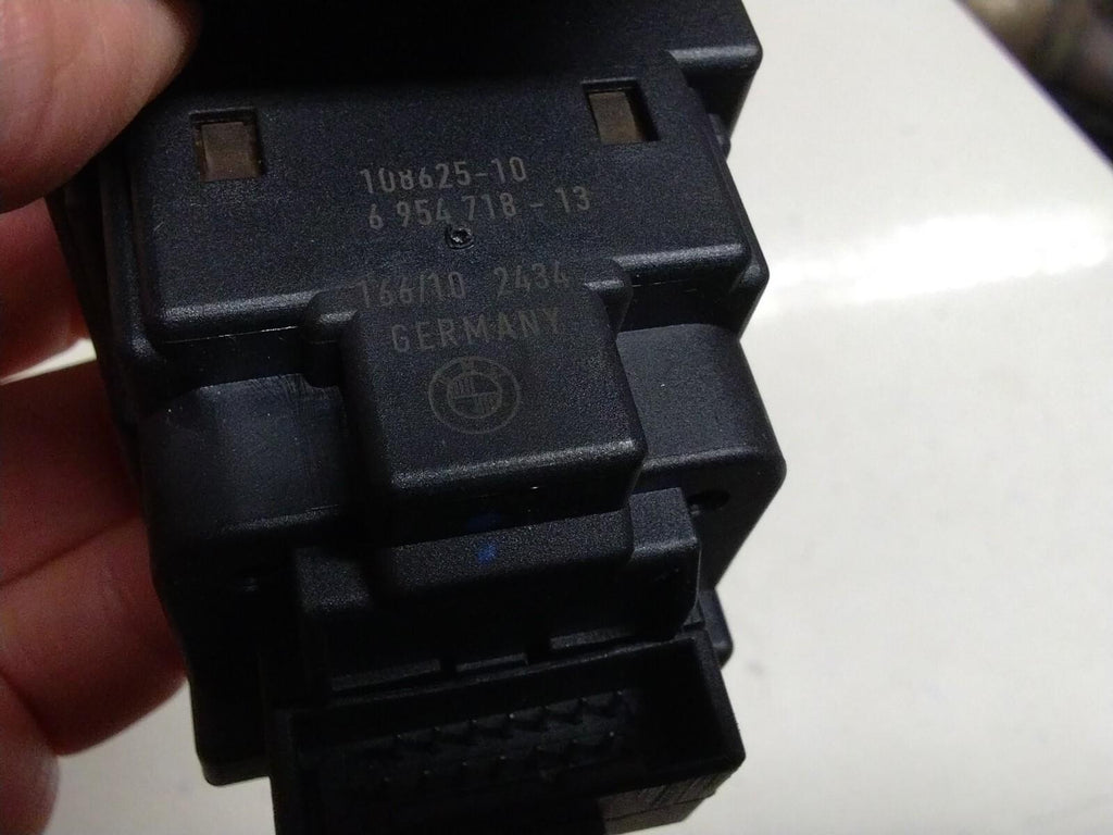 BMW E82 1 SERIES IGNITION KEY READER AND KEY 6954718