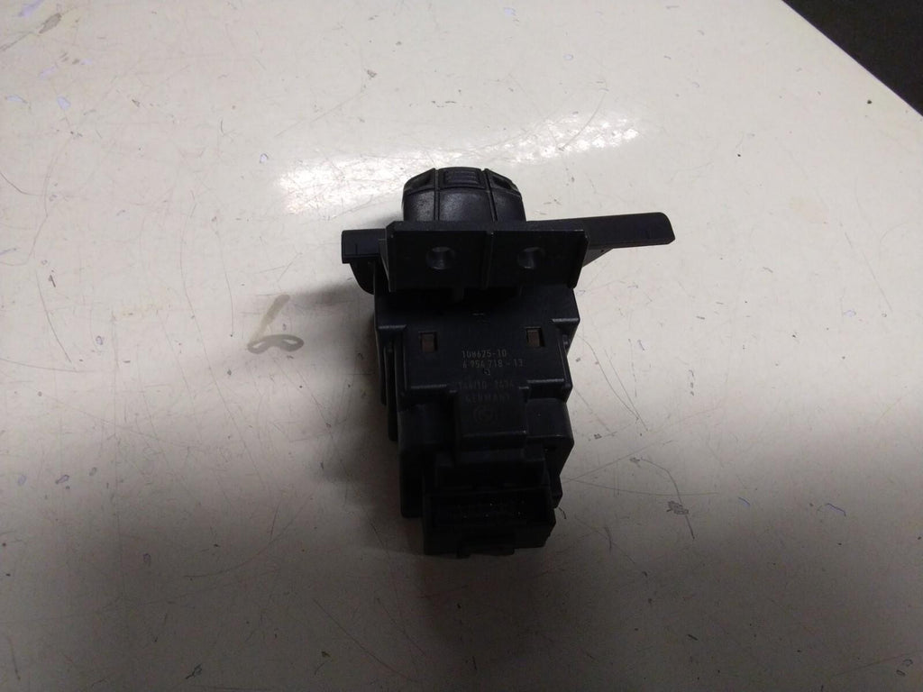 BMW E82 1 SERIES IGNITION KEY READER AND KEY 6954718