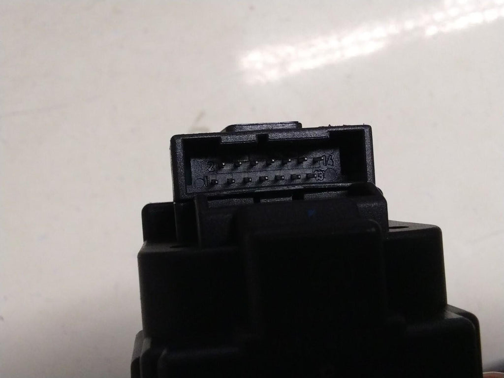 BMW E82 1 SERIES IGNITION KEY READER AND KEY 6954718