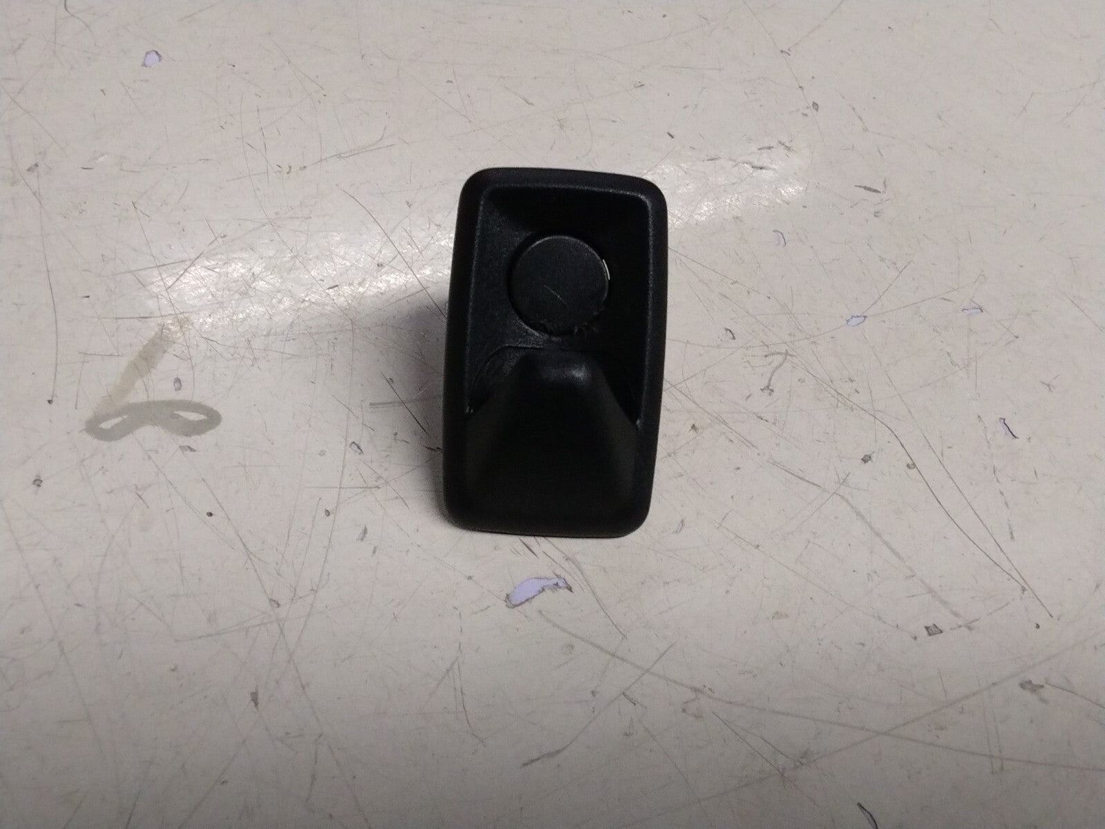 BMW E82 1 SERIES B PILLAR COAT HOOK #2996523