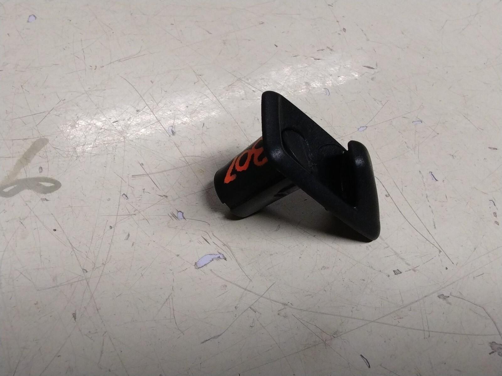 BMW E82 1 SERIES B PILLAR COAT HOOK #2996523