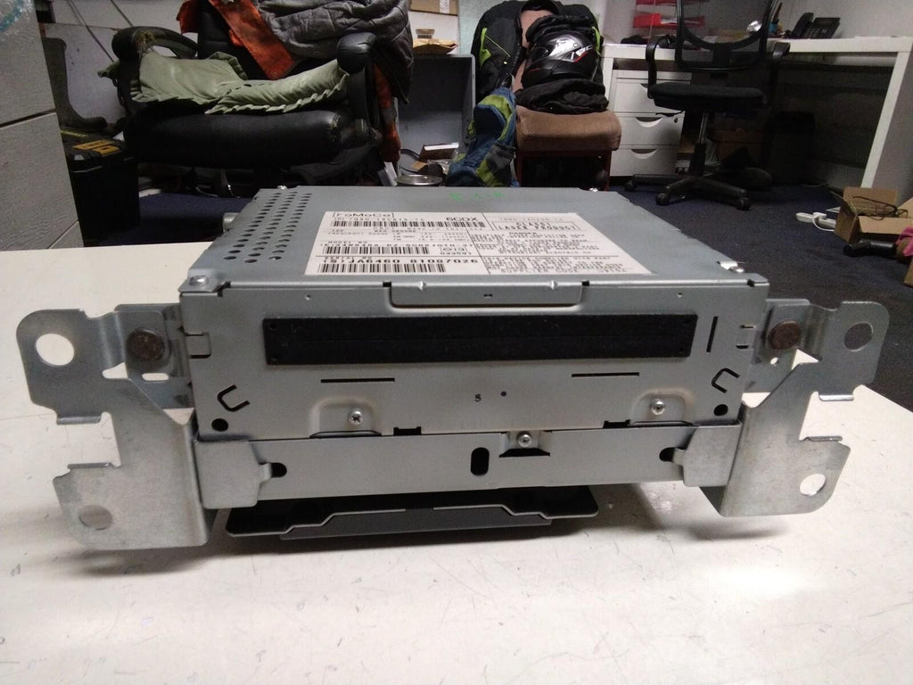 JAGUAR XF X250 PREMIUM RADIO/CD PLAYER HEAD UNIT 7G9N18C815TA.
