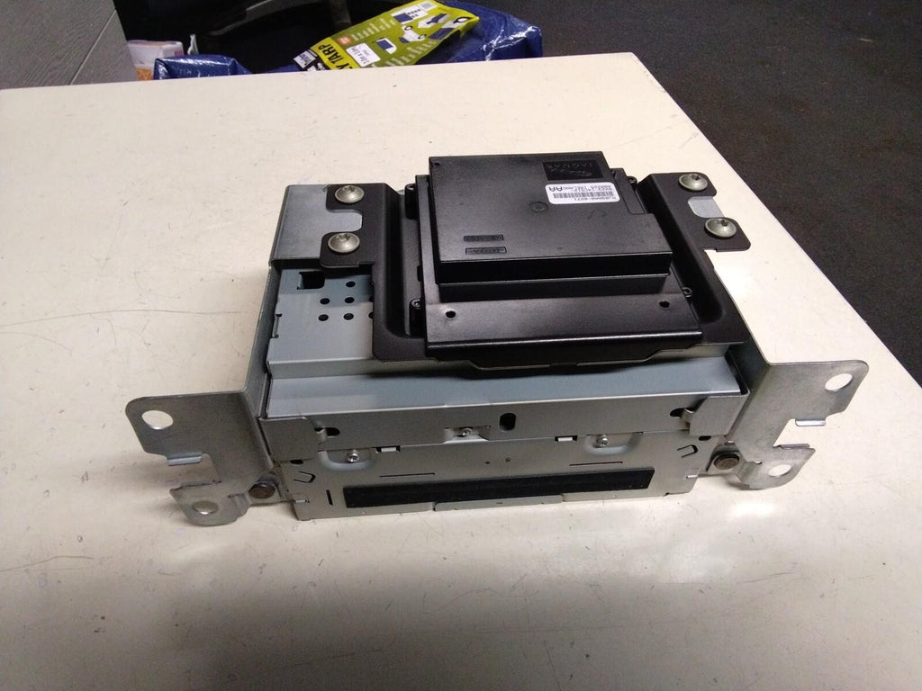 JAGUAR XF X250 PREMIUM RADIO/CD PLAYER HEAD UNIT 7G9N18C815TA.