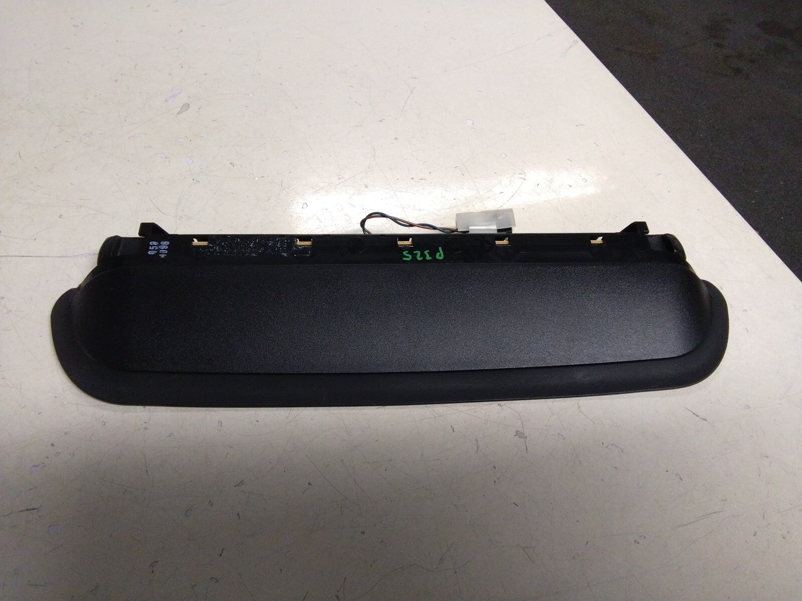 BMW E90 3 SERIES HIGH LEVEL/THIRD BRAKE LIGHT ASSEMBLY #168644