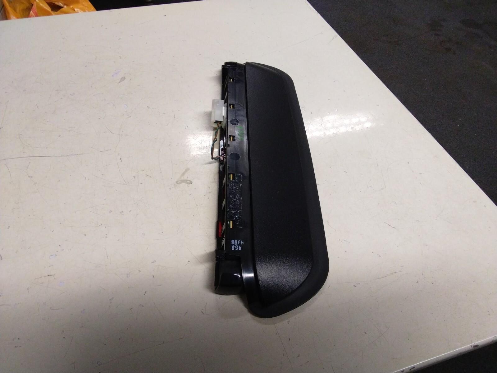 BMW E90 3 SERIES HIGH LEVEL/THIRD BRAKE LIGHT ASSEMBLY #168644