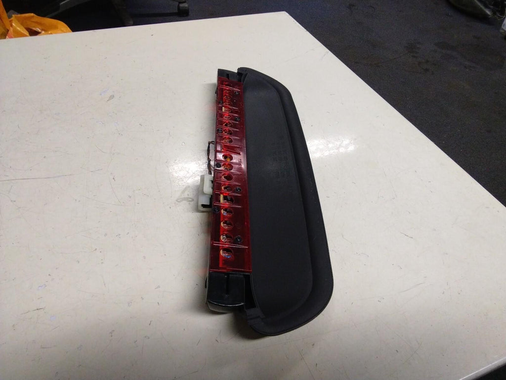 BMW E90 3 SERIES HIGH LEVEL/THIRD BRAKE LIGHT ASSEMBLY #168644