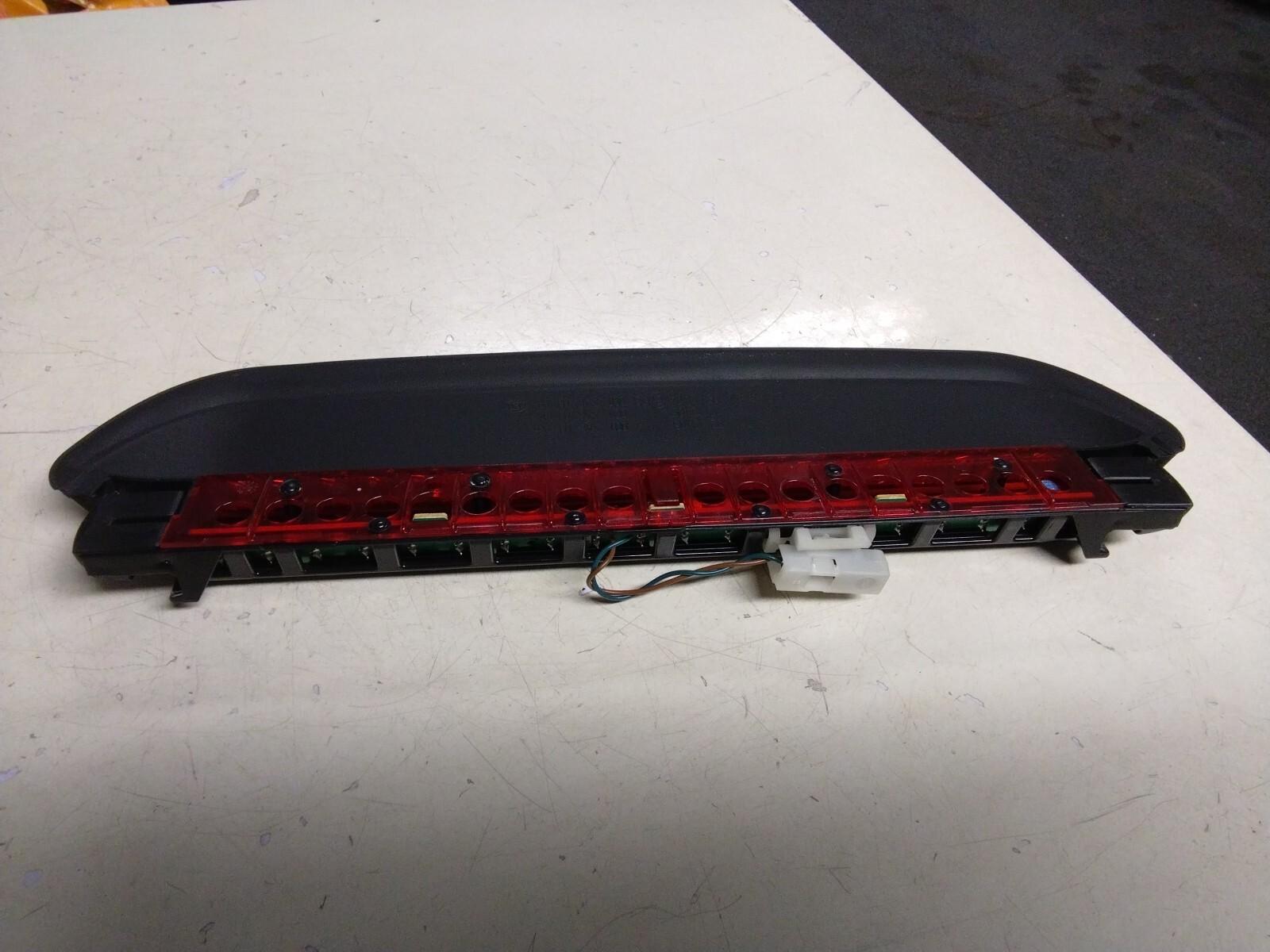 BMW E90 3 SERIES HIGH LEVEL/THIRD BRAKE LIGHT ASSEMBLY #168644