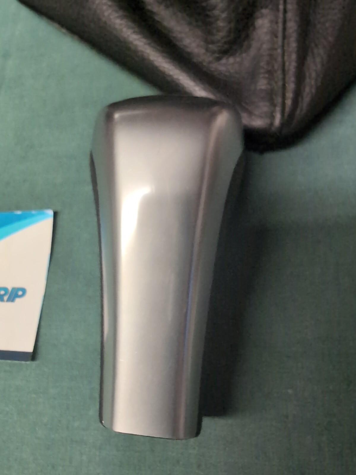BMW 3 SERIES E90/91/92/93 6 SPEED BLACK GEAR KNOB AND LEVER TRIM COVER 7595283
