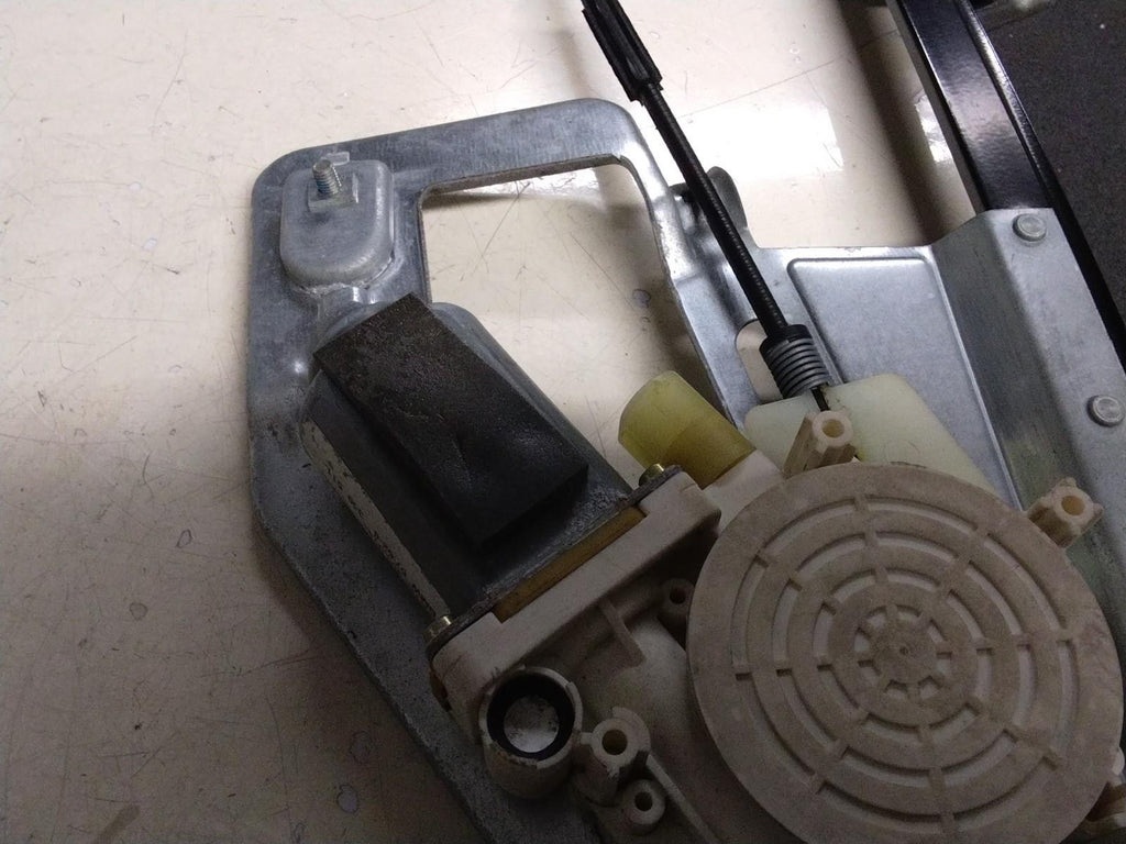 BMW E39 5 SERIES PASSENGER (N/S) FRONT WINDOW REGULATOR AND MOTOR 8252391